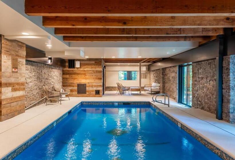 هتل The Incline Lodge