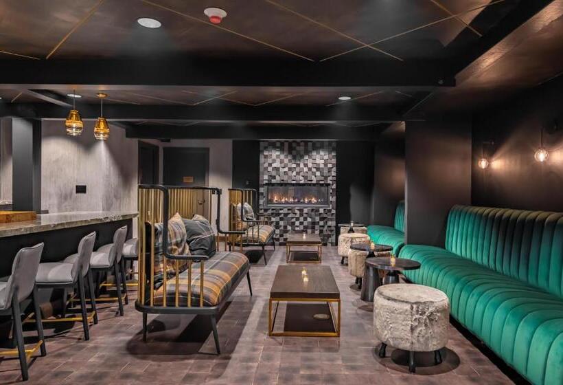 هتل The Incline Lodge