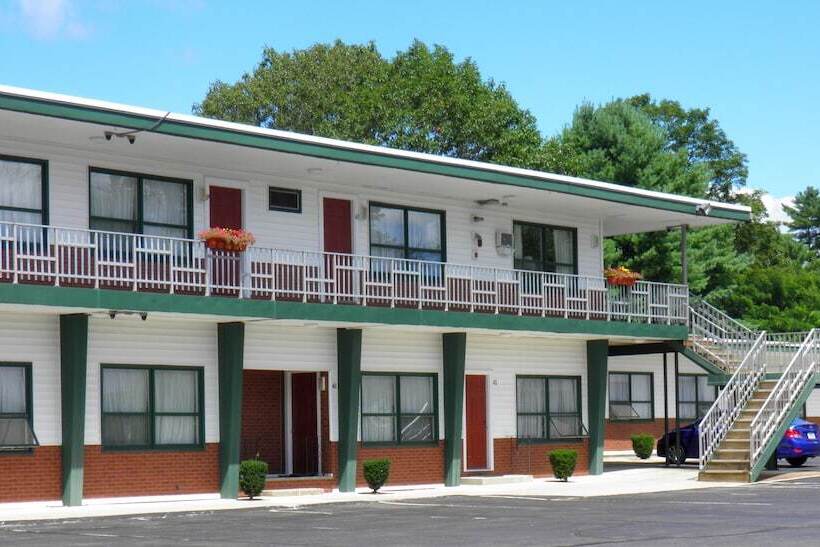 هتل Travelers Inn