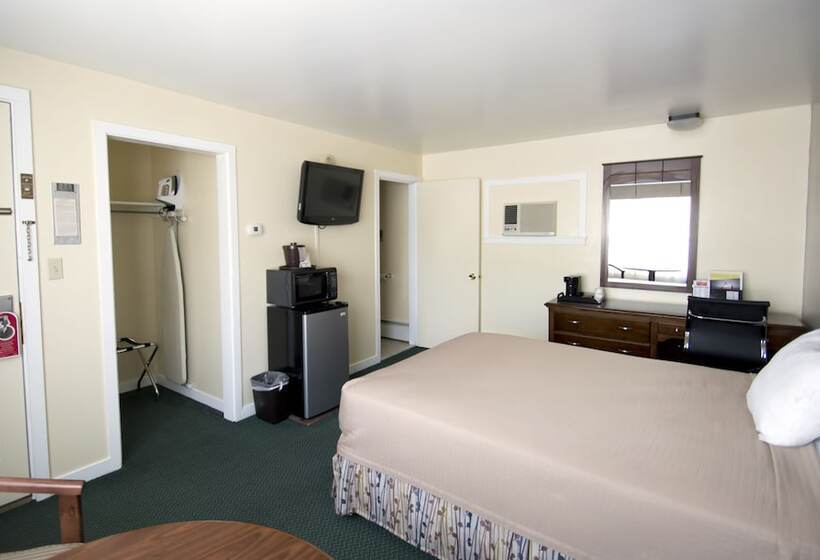 هتل Travelers Inn