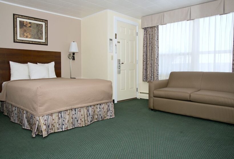 هتل Travelers Inn