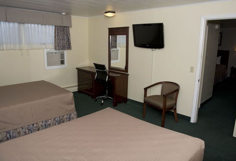 هتل Travelers Inn