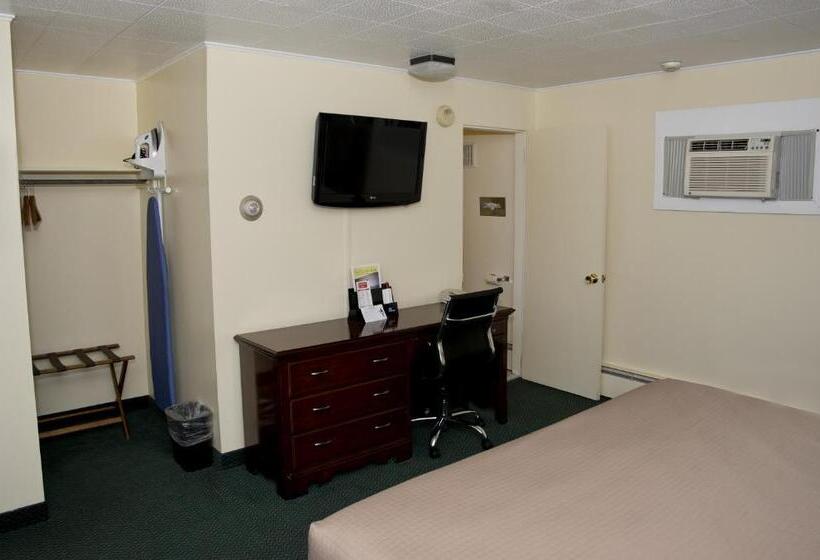 هتل Travelers Inn