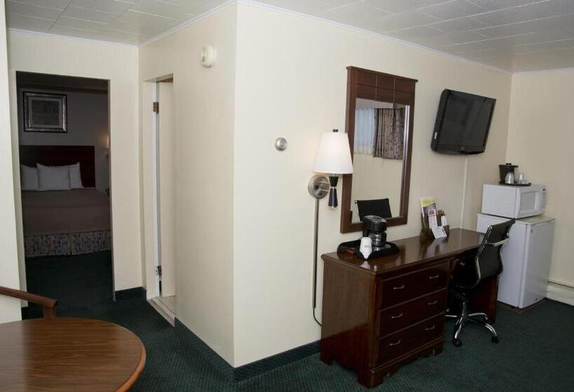 هتل Travelers Inn