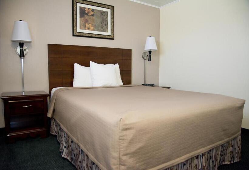 هتل Travelers Inn