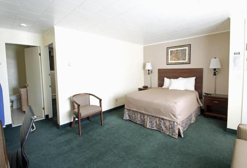 هتل Travelers Inn