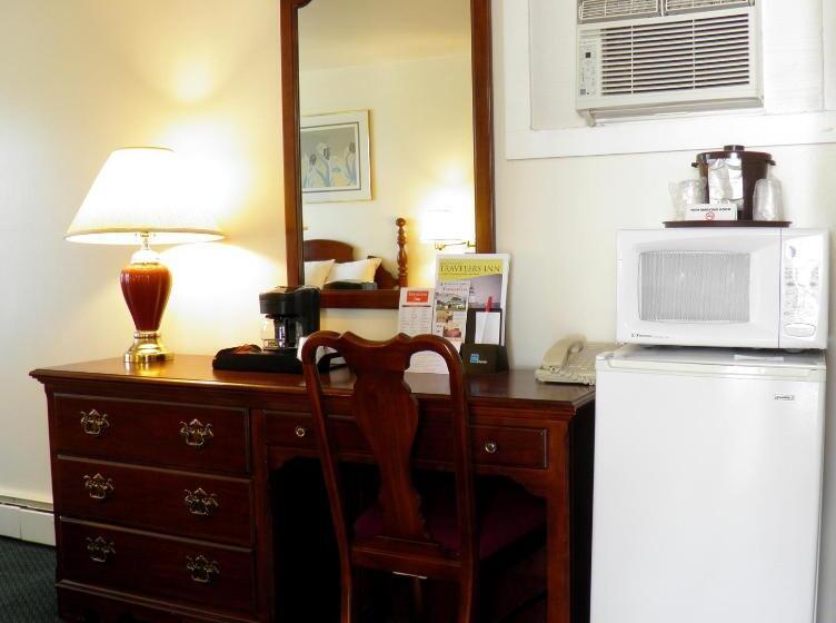 هتل Travelers Inn