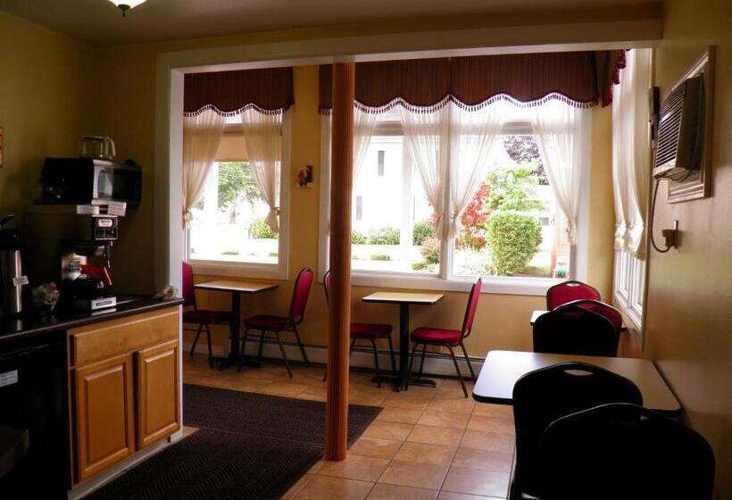 هتل Travelers Inn