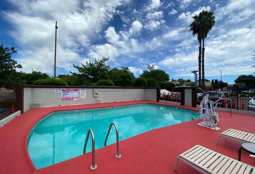 هتل University Inn Chico