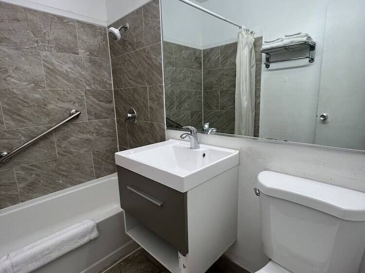 هتل University Inn Chico