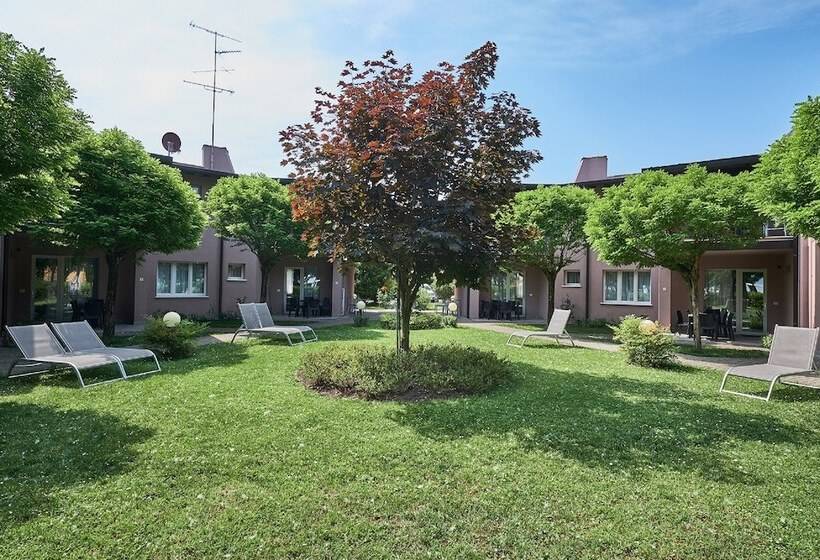 Hotel Villaggio Turistico Lugana Marina