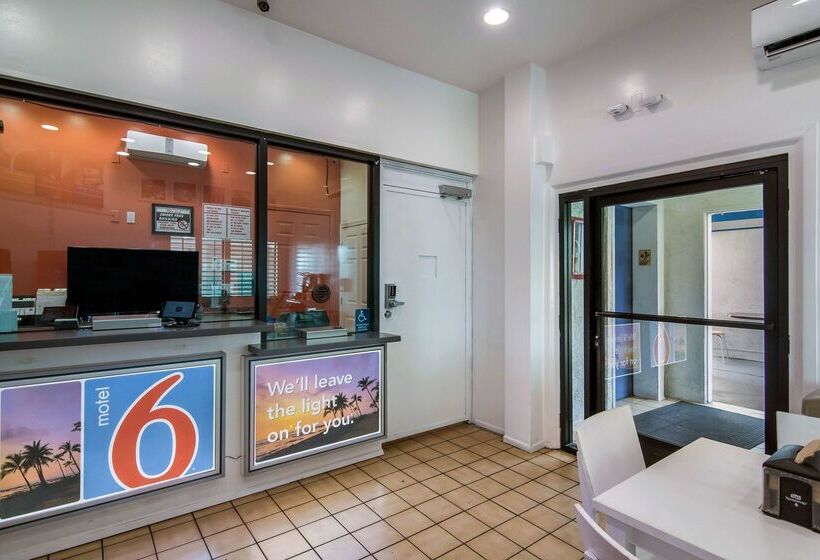 Motel 6 Monterey Park