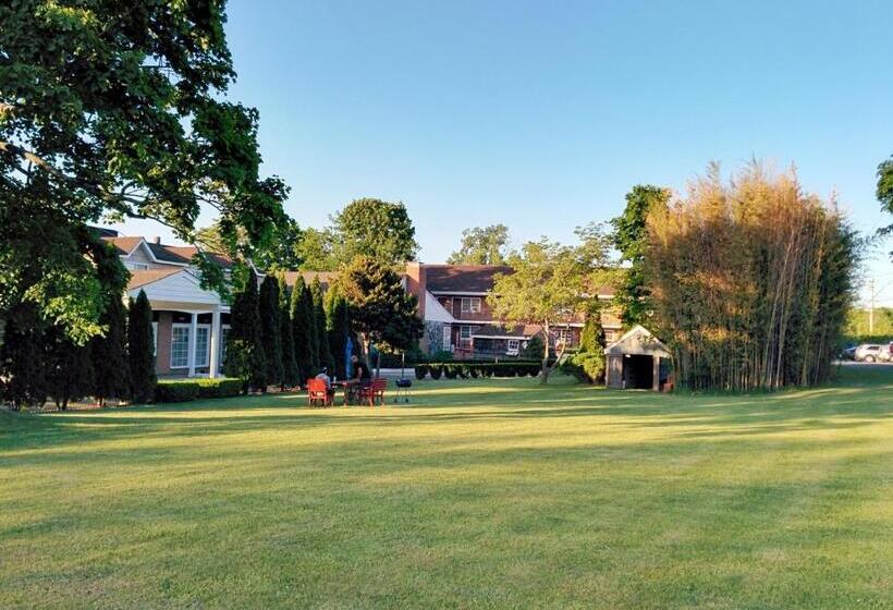 מוטל Budget Host East End Hotel In Riverhead