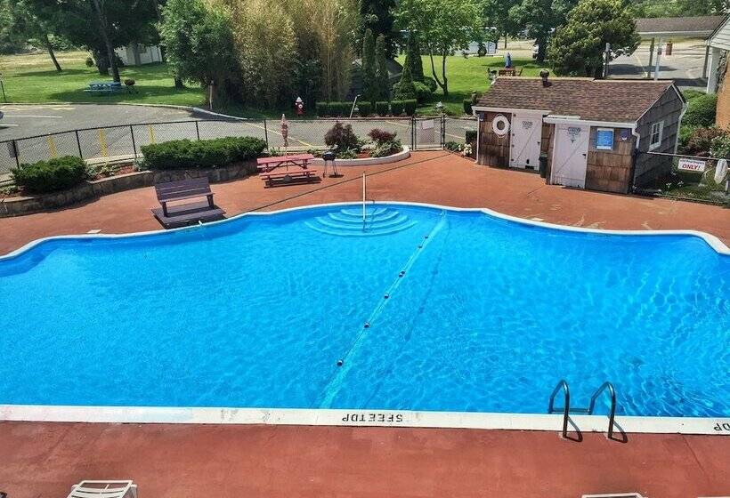 מוטל Budget Host East End Hotel In Riverhead