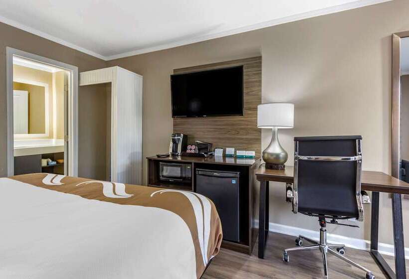 Мотель Quality Inn & Suites