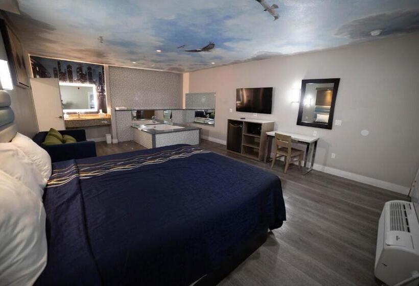 پانسیون Mid City Inn & Suites Pico Rivera