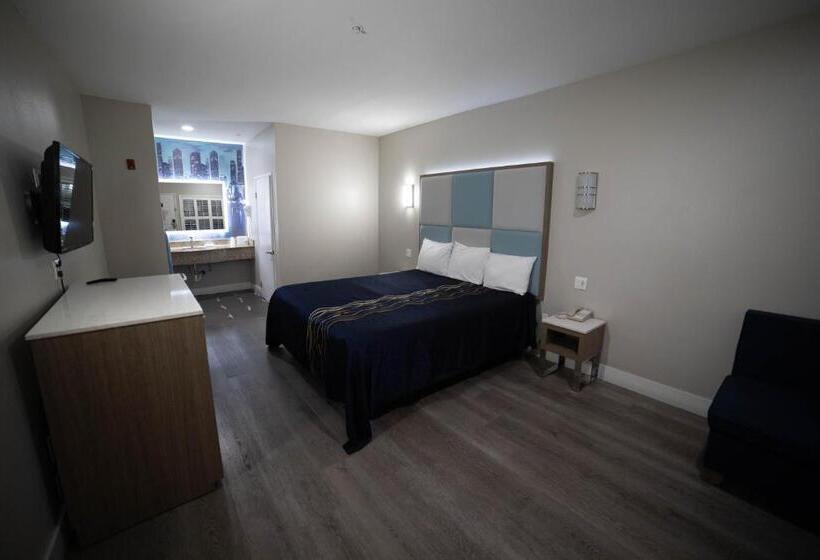 پانسیون Mid City Inn & Suites Pico Rivera