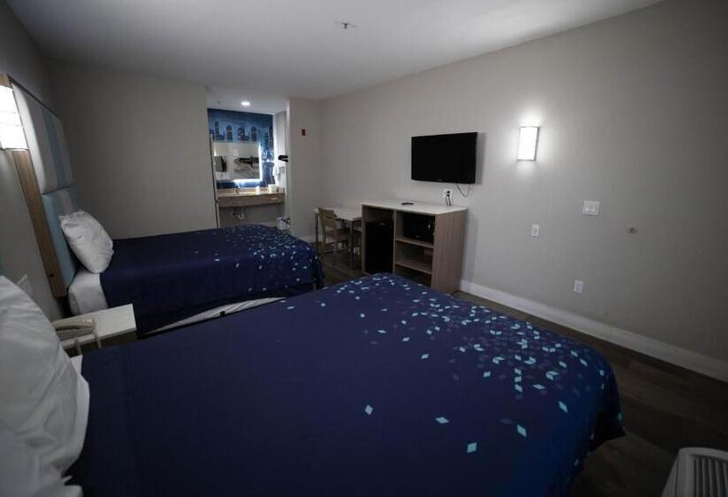 پانسیون Mid City Inn & Suites Pico Rivera