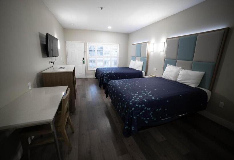 پانسیون Mid City Inn & Suites Pico Rivera