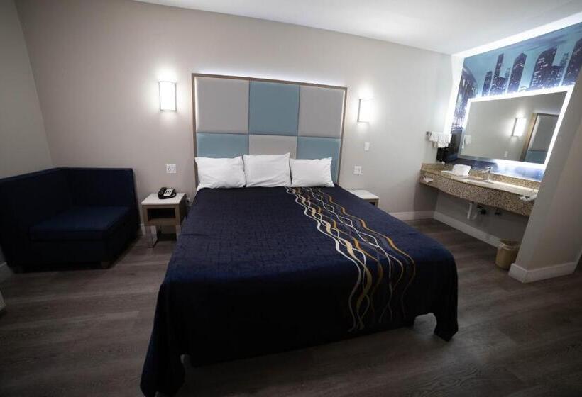 پانسیون Mid City Inn & Suites Pico Rivera