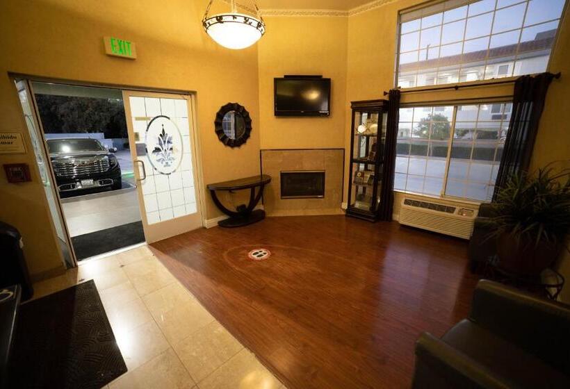 پانسیون Mid City Inn & Suites Pico Rivera