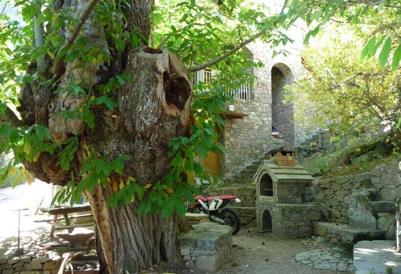 مبيت وإفطار Chambre D Hôte Chez Antoinette Et Charles