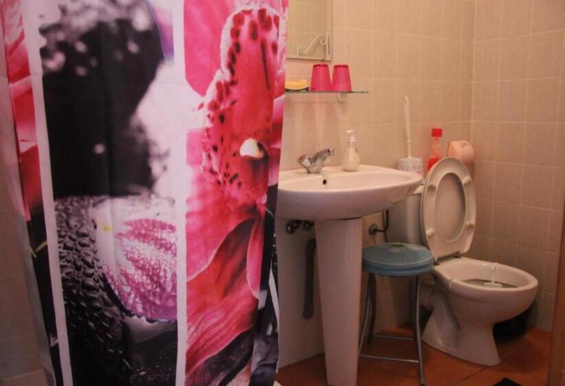 مبيت وإفطار Chambre D Hôte Chez Antoinette Et Charles