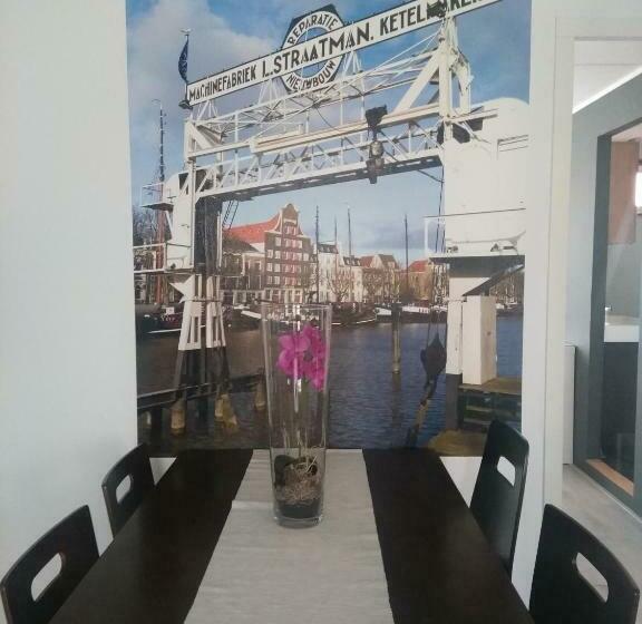 تختخواب و صبحانه Slapen In Dordrecht