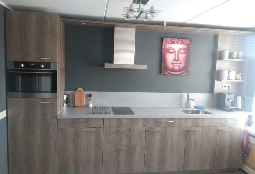 تختخواب و صبحانه Slapen In Dordrecht