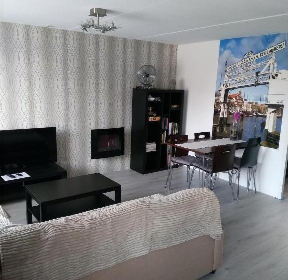 تختخواب و صبحانه Slapen In Dordrecht
