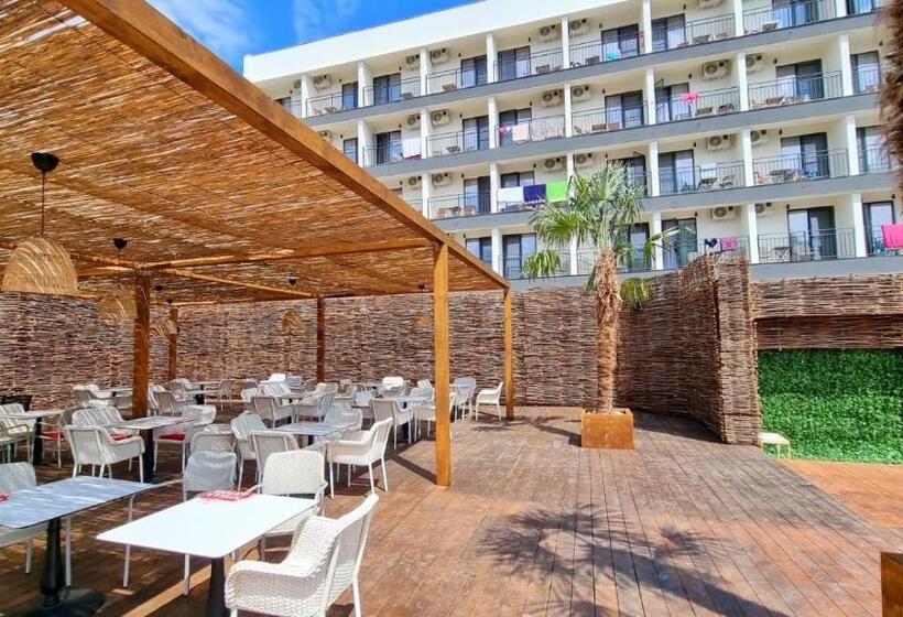 هتل Mojo Resort