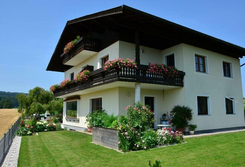 بنسيون Haus Gruber