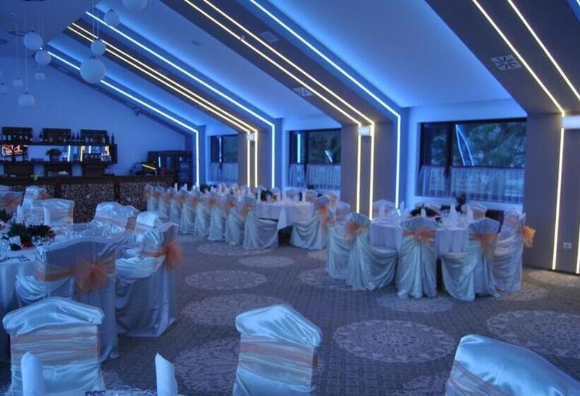 پانسیون Popasul Domnesc  Resort& Spa  Voronet Vue