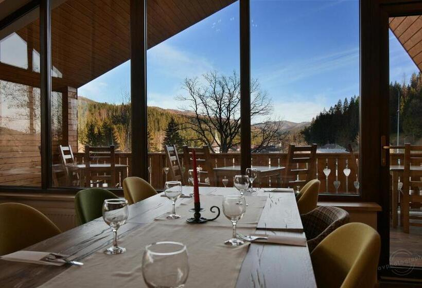 پانسیون Popasul Domnesc  Resort& Spa  Voronet Vue