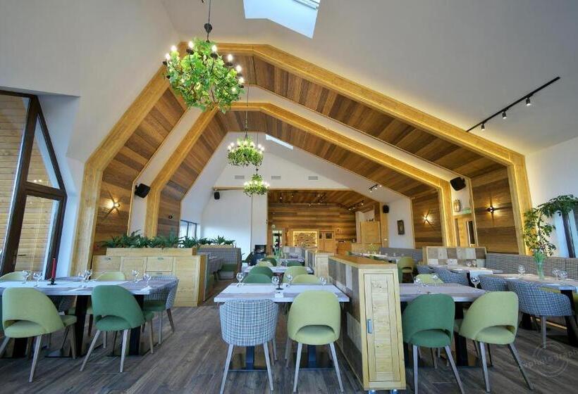 پانسیون Popasul Domnesc  Resort& Spa  Voronet Vue