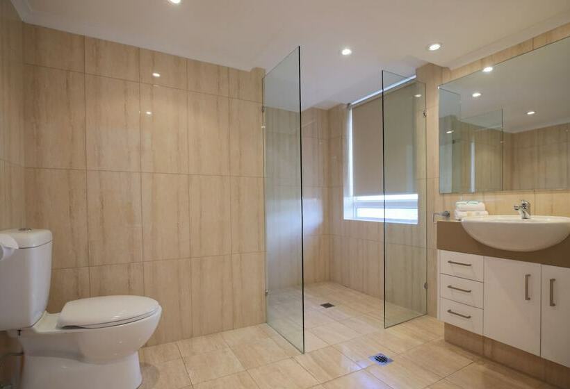 هتل 19th Avenue On The Beach