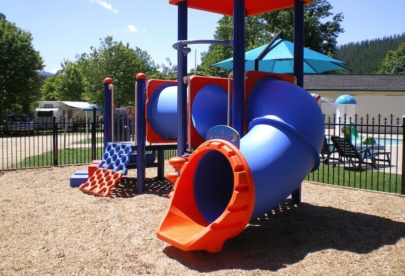 ホテル Porepunkah Pines Holiday Park