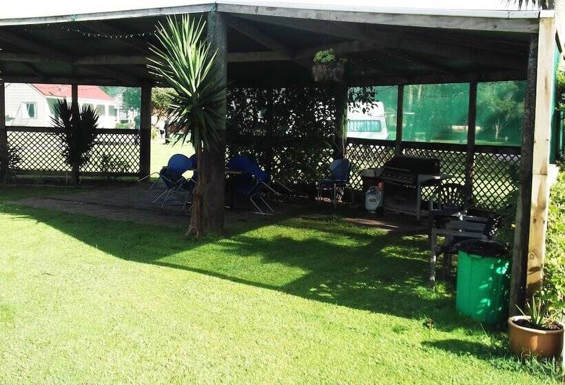 هتل Whitianga Campground