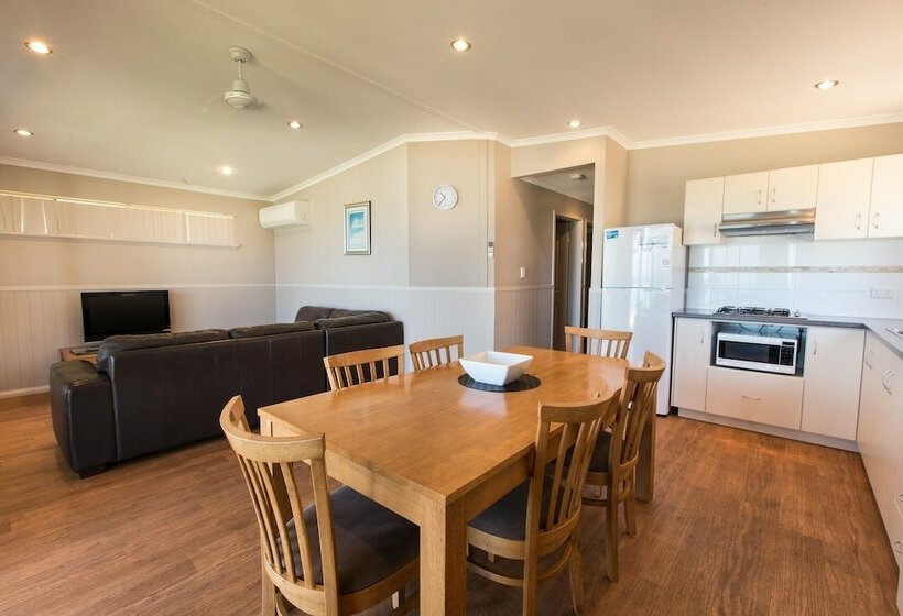 리조트 Big4 Dongara Denison Beach Holiday Park