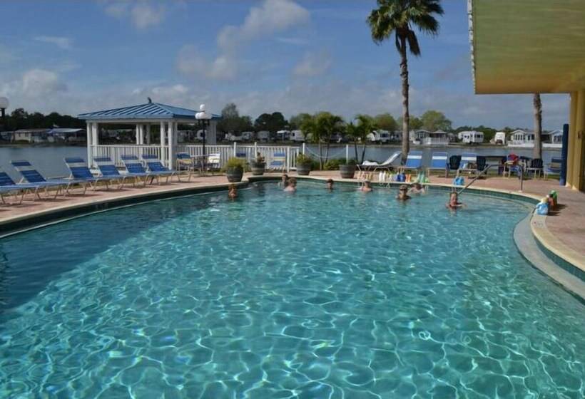 호텔 Winter Quarters Encore Manatee Rv Resort
