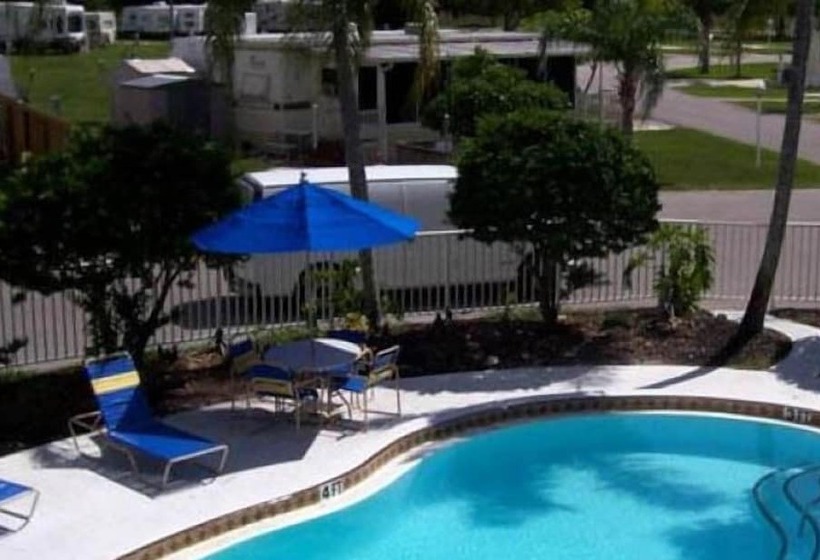 호텔 Winter Quarters Encore Manatee Rv Resort