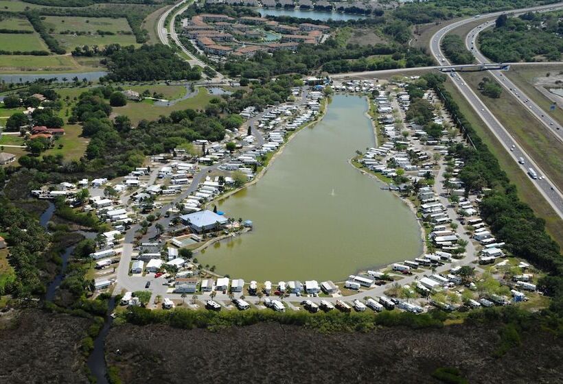 호텔 Winter Quarters Encore Manatee Rv Resort