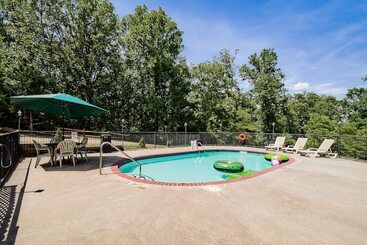 Lake Forest Luxury Log Cabins