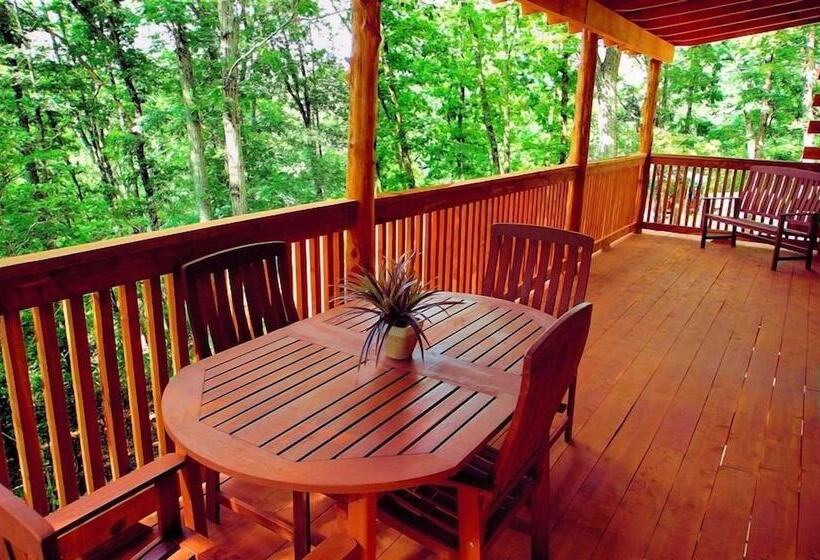 Lake Forest Luxury Log Cabins