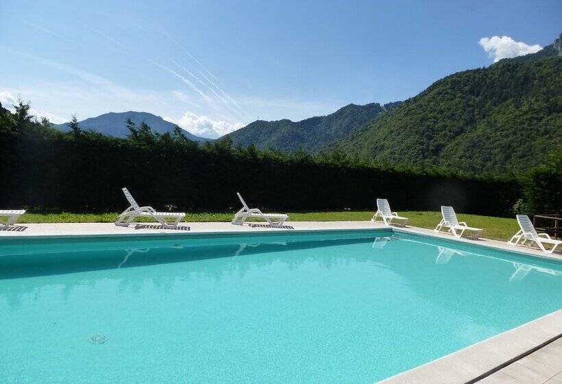 إقامة Lake Project