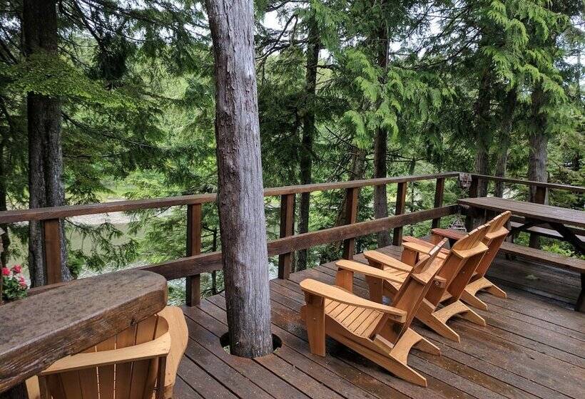 Wild Pacific Waterfront Cabins