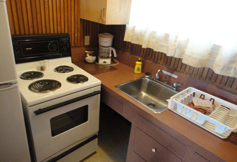 Airport Inn Motel & Rv Park