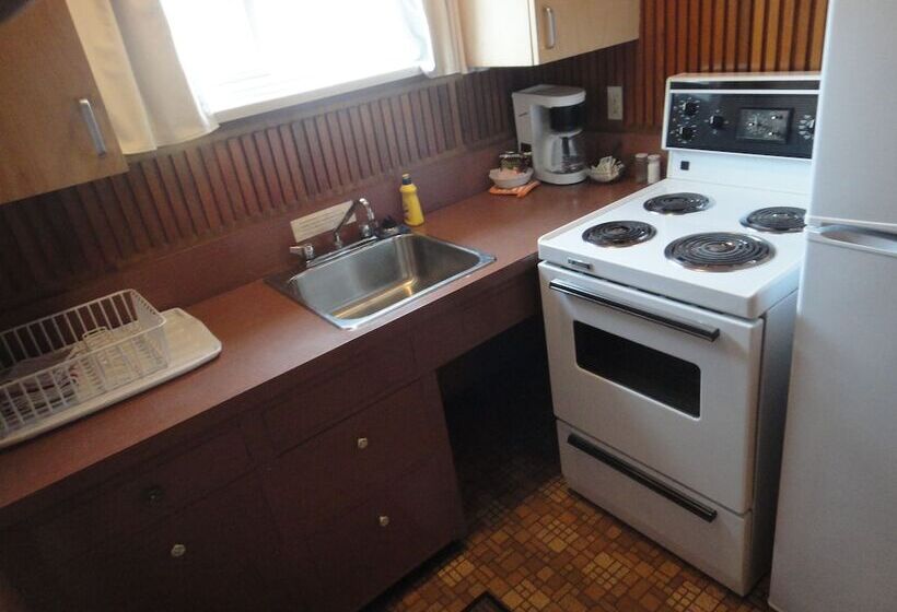 Airport Inn Motel & Rv Park