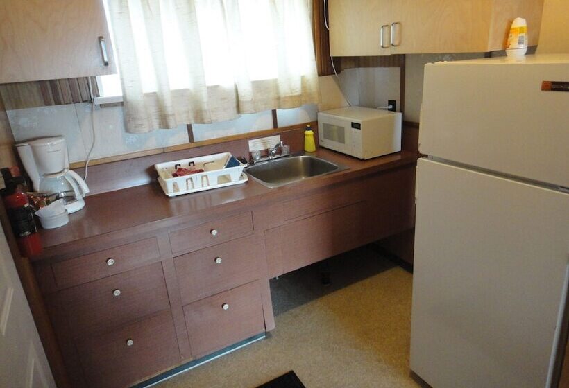 Airport Inn Motel & Rv Park
