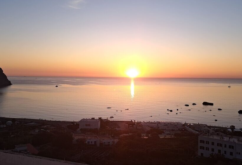 Bed and Breakfast Accommodation For 6 With A Breathtaking View Of Citara